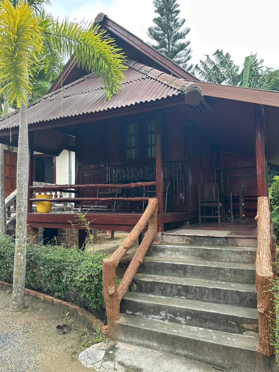 Buddha Raksa Thong Nai Pan Yai Esterno foto